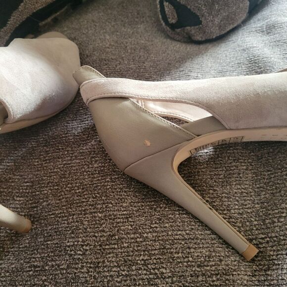 White House black market suede feel beige open toe heels size 7M - Picture 5 of 8